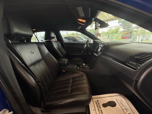 Used 2020 Chrysler 300 S w/ 300S Premium Group AWD/4WD image 38