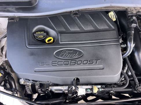 Used 2018 Ford Escape SE w/ SE Sync 3 Package FWD image 10