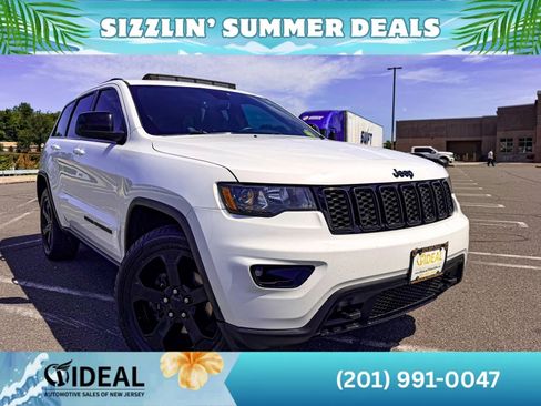 Used 2019 Jeep Grand Cherokee Laredo AWD/4WD image 1