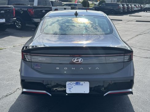 Used 2025 Hyundai Sonata SEL FWD image 6