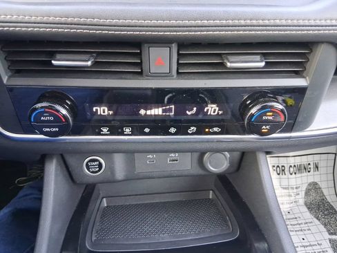 Used 2023 Nissan Rogue SV AWD/4WD image 22