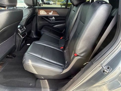 Used 2025 Mercedes-Benz GLS 450 4MATIC image 32