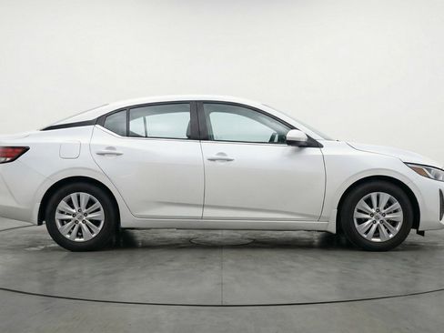 Used 2025 Nissan Sentra S FWD image 11