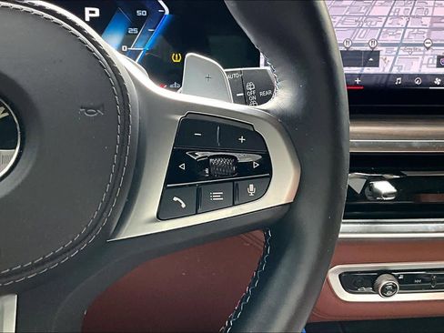 Used 2024 BMW X7 M60i image 24