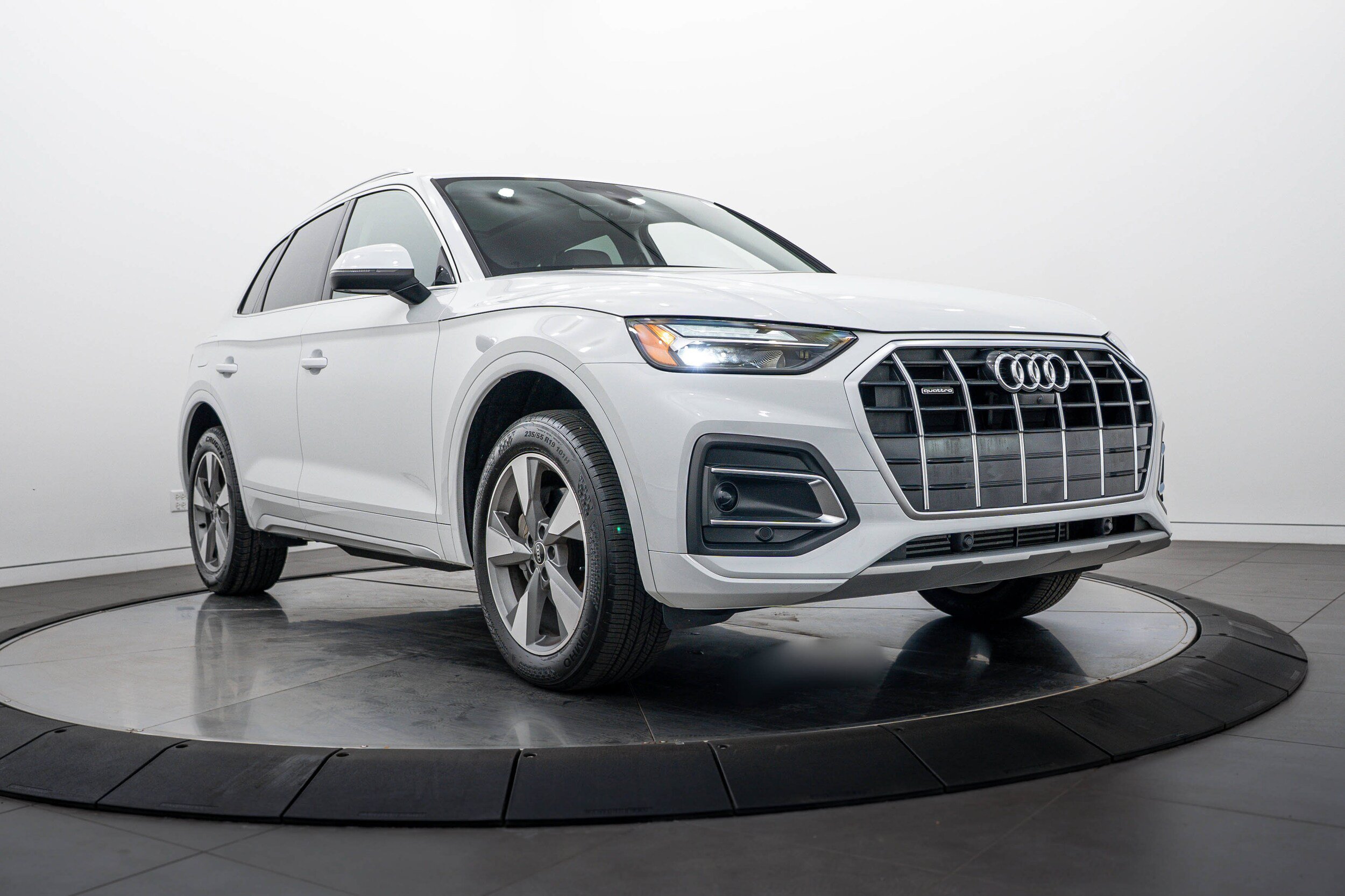 Certified 2024 Audi Q5 2.0T Premium Plus w/ Premium Plus Package AWD/4WD image 1