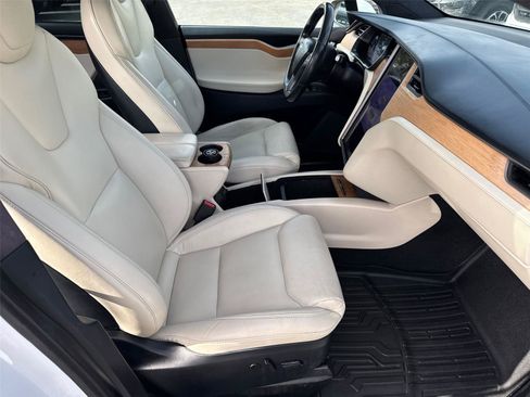 Used 2020 Tesla Model X Long Range AWD/4WD image 16