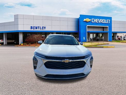 Used 2024 Chevrolet Trax LT image 8