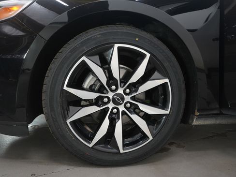 Used 2023 Chevrolet Malibu RS image 28