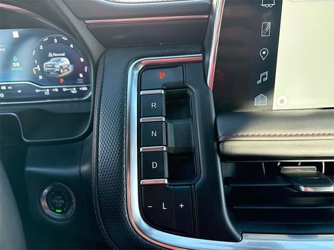 Used 2022 Chevrolet Tahoe RST w/ Luxury Package image 17