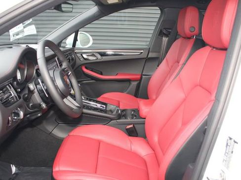 New 2026 Porsche Macan S image 5