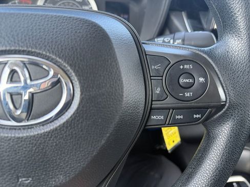 Used 2022 Toyota Corolla LE image 19