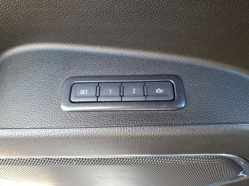 Used 2019 Chevrolet Tahoe Premier image 17