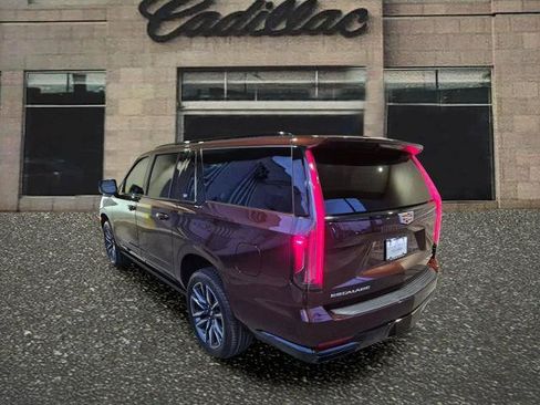 Used 2023 Cadillac Escalade ESV Sport Platinum AWD/4WD image 3
