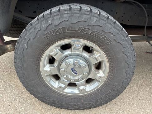 Used 2016 Ford F250 Lariat w/ Chrome Package image 12