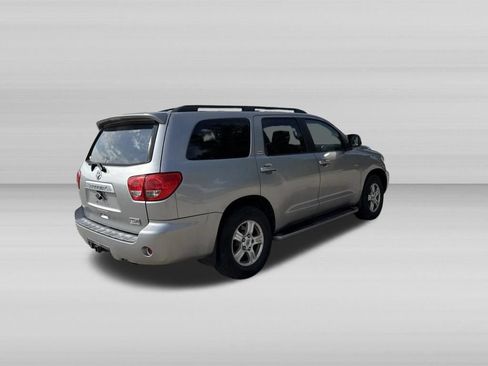Used 2008 Toyota Sequoia SR5 w/ Leather Seat Pkg AWD/4WD image 5
