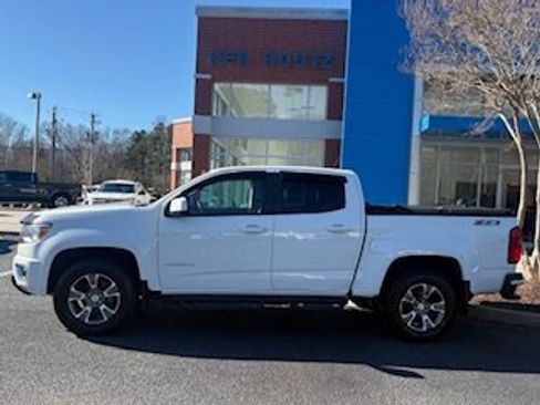 Used 2020 Chevrolet Colorado Z71 image 2