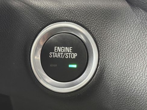 Used 2024 GMC Terrain SLE image 27