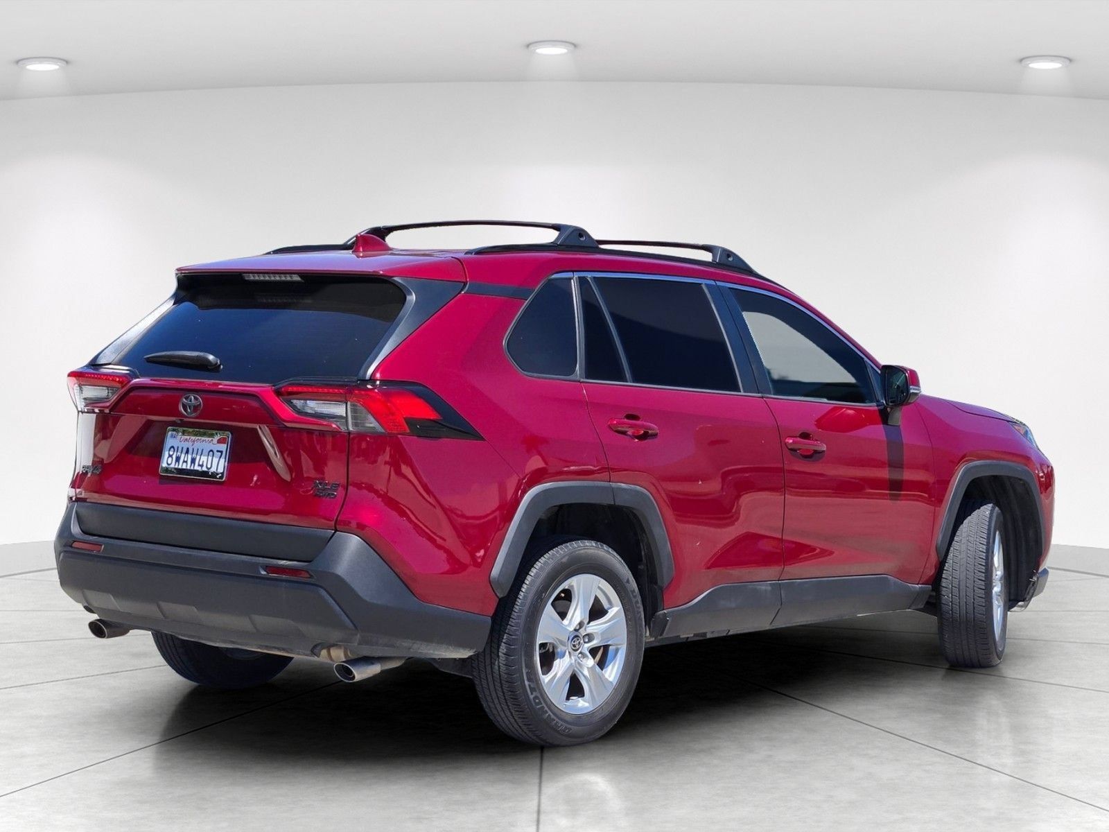 Used 2021 Toyota RAV4 XLE w/ XLE Grade Weather Package AWD/4WD image 4