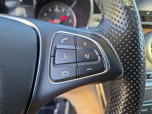 Used 2019 Mercedes-Benz GLC 300 4MATIC image 23