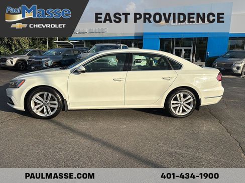 Used 2018 Volkswagen Passat 2.0T SE FWD image 4