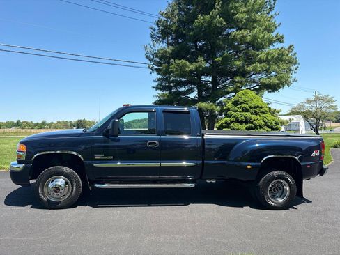 Used 2006 GMC Sierra 3500 SLE w/ Heavy-Duty Power Package AWD/4WD image 2