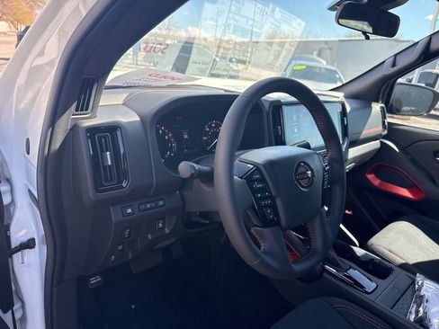 Used 2025 Nissan Frontier Pro-X w/ Pro Convenience Package image 15