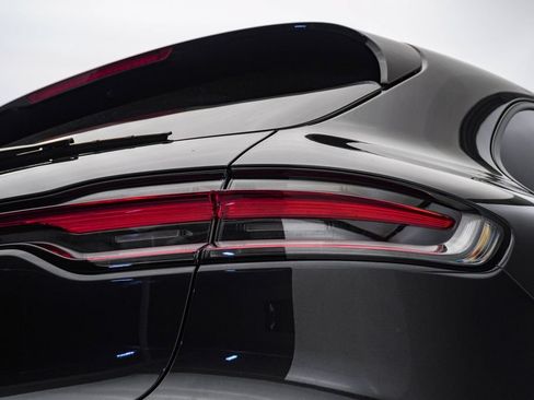 Certified 2026 Porsche Macan AWD/4WD image 12