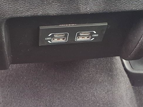 Used 2021 Jeep Cherokee Latitude Plus image 13