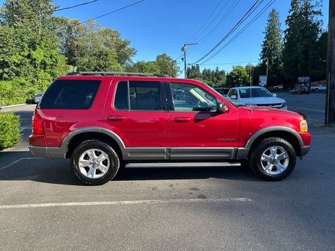 Used 2004 Ford Explorer XLT AWD/4WD image 4