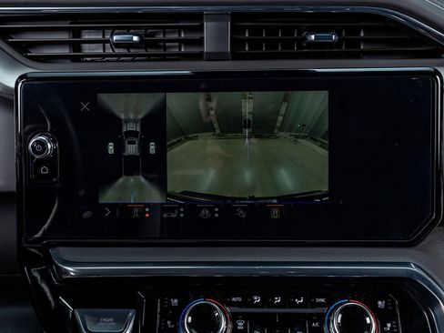 Used 2025 GMC Sierra 2500 Denali image 26