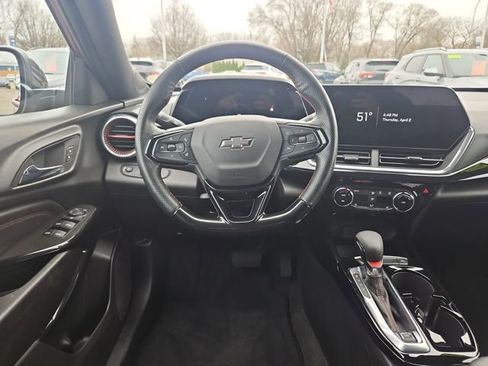 Used 2025 Chevrolet Trax RS w/ Driver Confidence Package image 14