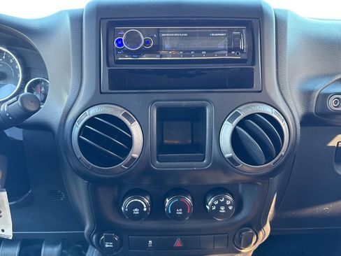 Used 2011 Jeep Wrangler Unlimited Sport image 30