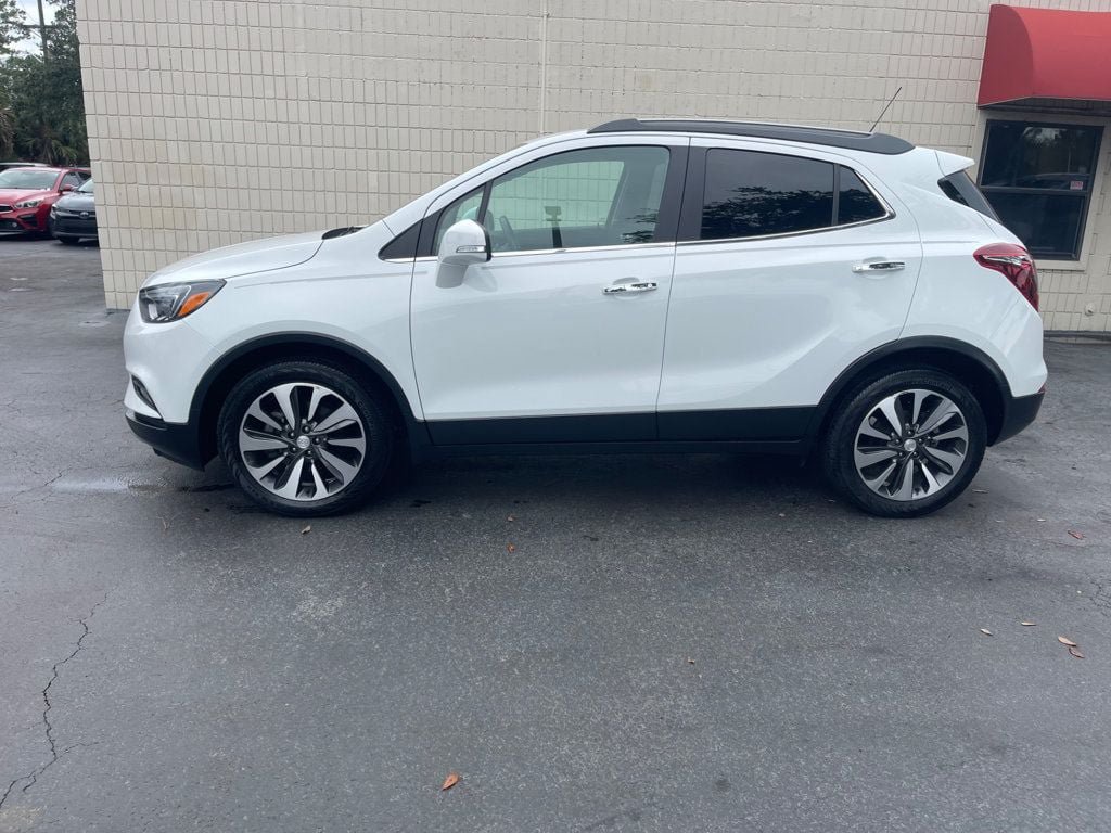 Used 2018 Buick Encore Essence FWD image 2