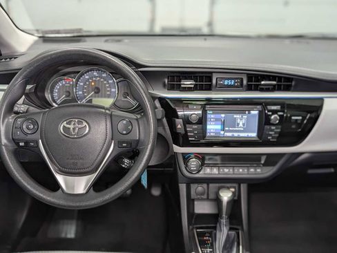 Used 2016 Toyota Corolla LE image 5