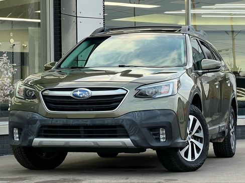 Used 2021 Subaru Outback Premium image 1