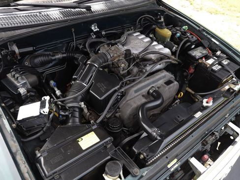 Used 2000 Toyota 4Runner SR5 w/ Upgrade Value Pkg 2 RWD image 40