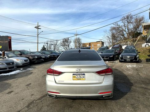 Used 2016 Hyundai Genesis 3.8 w/ Option Group 02 image 4