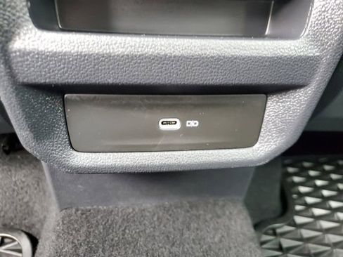 Certified 2023 Volkswagen Taos SE w/ Panoramic Sunroof Package FWD image 12