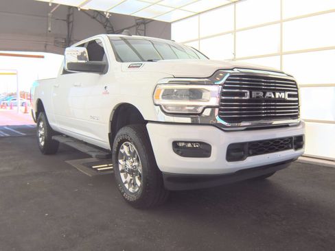 Used 2024 RAM 2500 Laramie w/ Safety Group AWD/4WD image 2