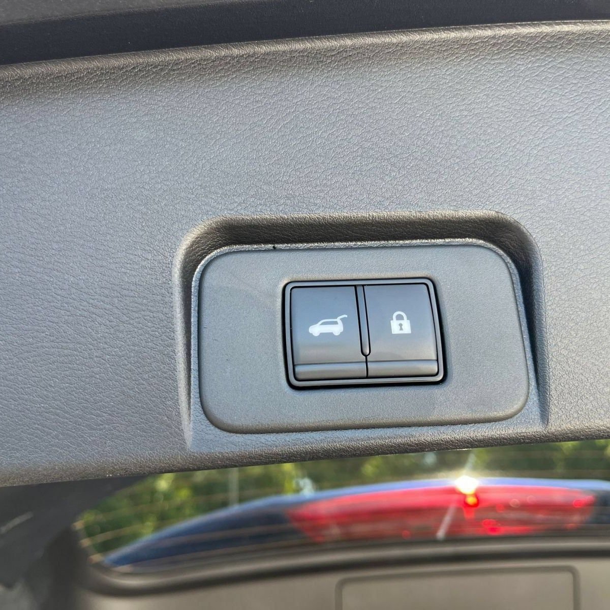 Used 2025 Nissan Rogue SV AWD/4WD image 22