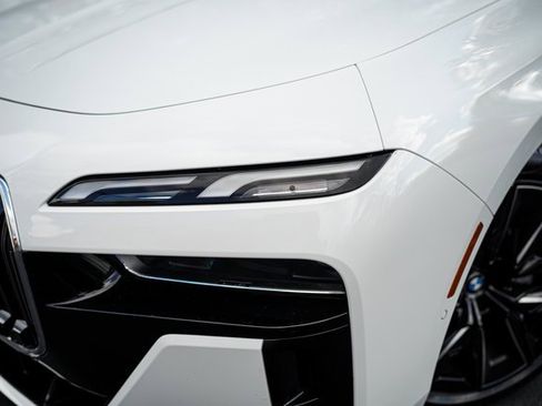 Used 2024 BMW i7 eDrive50 w/ M Sport Package image 4