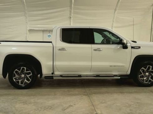 Used 2024 GMC Sierra 1500 SLT w/ SLT Premium Plus Package AWD/4WD image 5