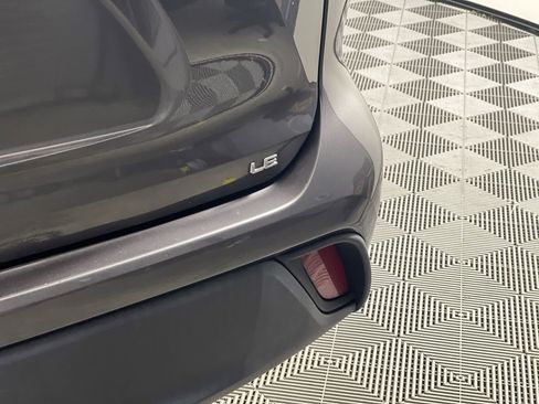 Used 2023 Toyota Highlander LE image 6