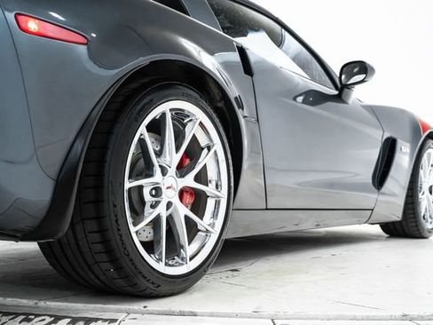 Used 2013 Chevrolet Corvette Z06 w/ 2LZ Preferred Equipment Group RWD image 13