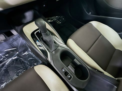 Certified 2025 Toyota Corolla LE FWD image 21
