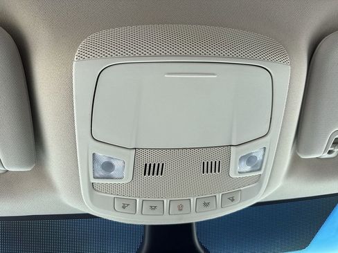 Used 2020 Ford Edge SE image 15