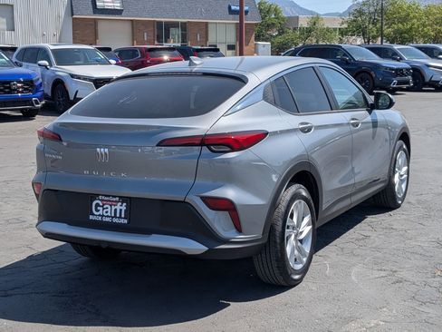 New 2025 Buick Envista Preferred image 3