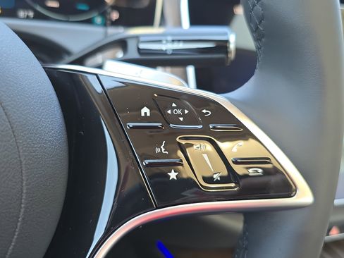 New 2026 Mercedes-Benz E 350 4MATIC Sedan image 18