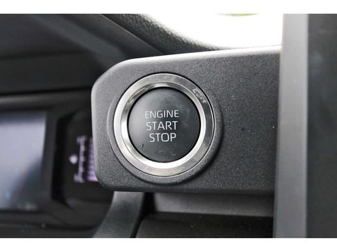Used 2025 Toyota 4Runner SR5 AWD/4WD image 26