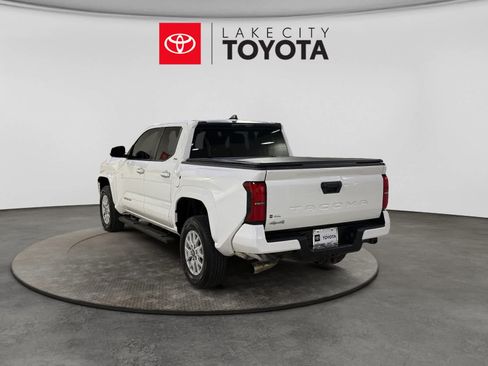 Used 2025 Toyota Tacoma SR5 AWD/4WD image 5